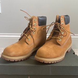 Women’s Timberland Boots 8